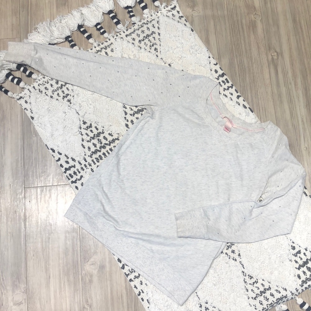 VS | Grey rhinestone sweatshirt